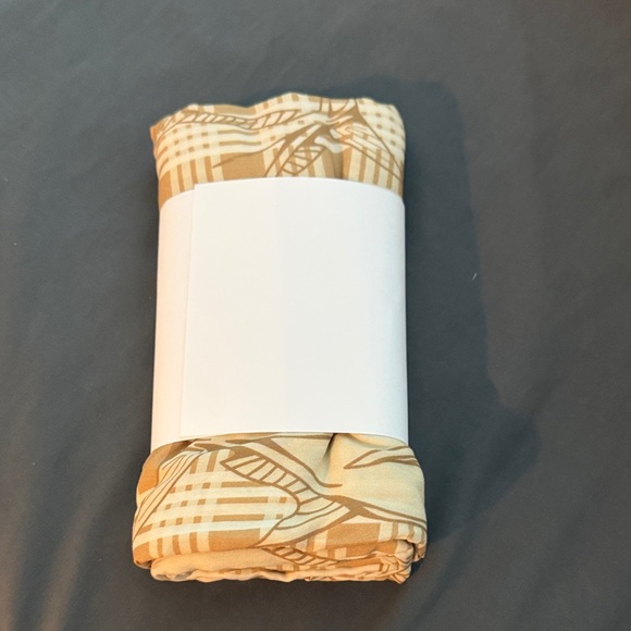 Nohea kai ulua palaka pareo - Picture 2 of 4